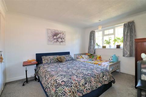 6 Cavenham Close, Woking, GU22 7TL