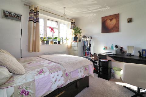 6 Cavenham Close, Woking, GU22 7TL
