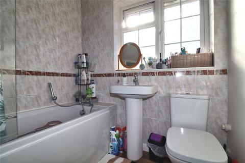 6 Cavenham Close, Woking, GU22 7TL