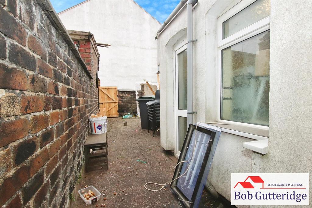 Enclosed rear yard