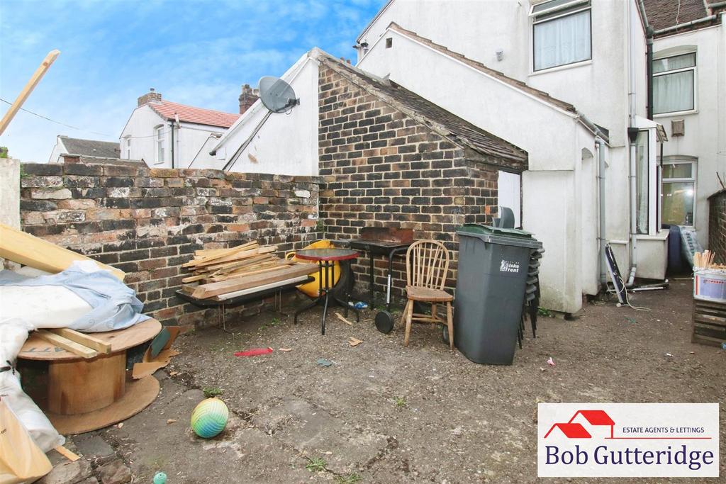 Enclosed rear yard