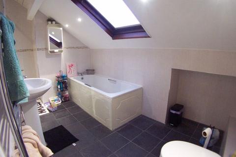 4 Trelawn Avenue, Leeds, LS6 3JN