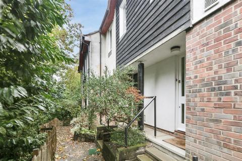 2 bedroom terraced house to rent, Elstree Hill, Bromley
