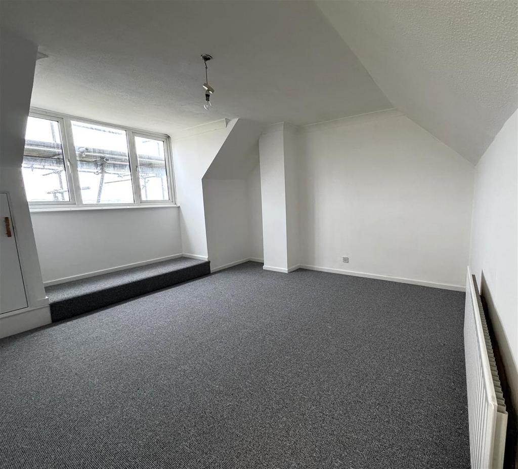 Bedroom 4.jpg