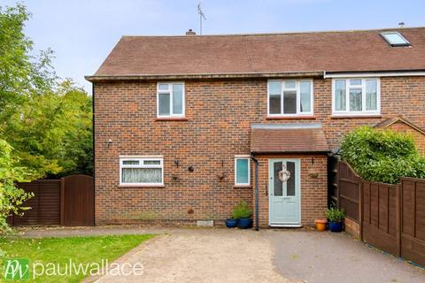 4 bedroom semi-detached house for sale, Winterscroft Road, Hoddesdon