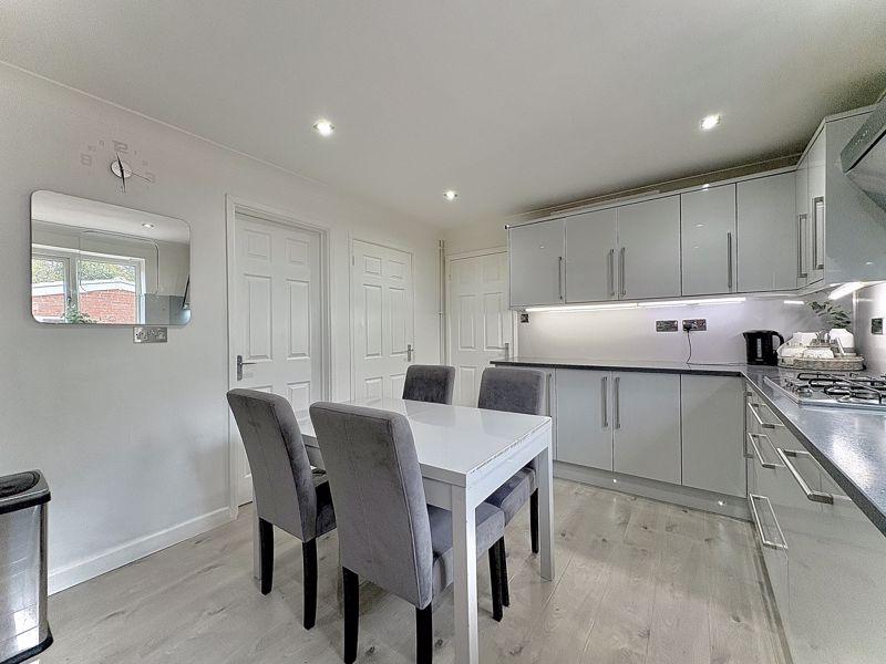 Dining kitchen