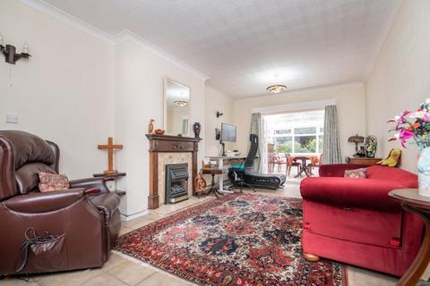 5 bedroom semi-detached house for sale, Wood Green Road, Wednesbury