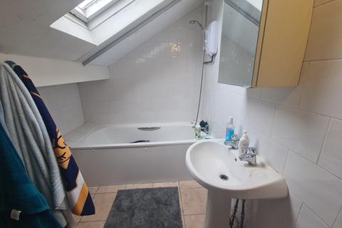 1 bedroom flat to rent, Hyde Park Road, Leeds LS6
