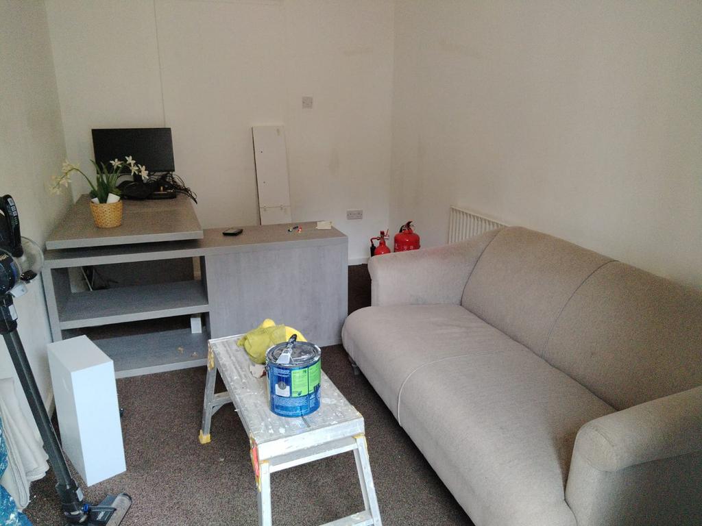 Dining room/ bed 4