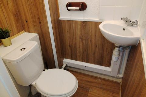 3 bedroom end of terrace house to rent, Yeading Lane, UB5