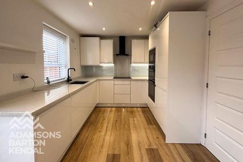 3 bedroom townhouse to rent, Michael Faraday Avenue, Rochdale