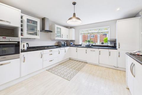 4 bedroom detached house for sale, Daisyfield Drive, Hull
