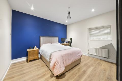 1 bedroom apartment for sale, Manor House Court, Golden Manor, Hanwell, W7