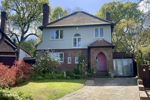 4 bedroom detached house for sale, Hinchley Close, Esher