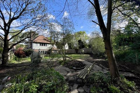 4 bedroom detached house for sale, Hinchley Close, Esher