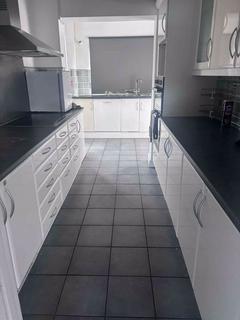 5 bedroom semi-detached house to rent, West View, Feltham, TW14