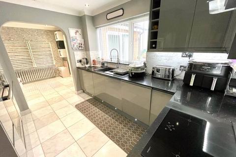 undefined, Poplar Close, Coedpoeth