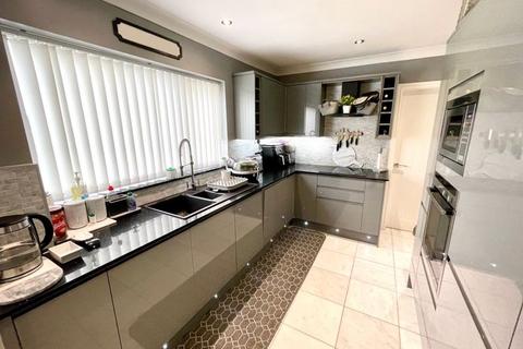undefined, Poplar Close, Coedpoeth