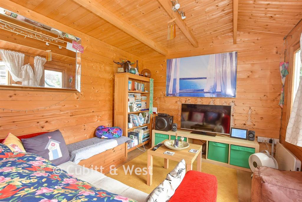 Workshop/Outbuildings