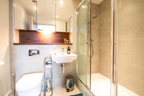 2 bedroom apartment to rent, Dock Head Road, Chatham