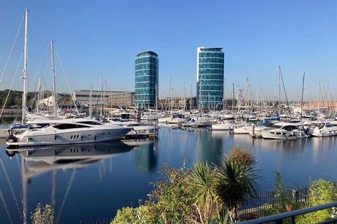 2 bedroom apartment to rent, Dock Head Road, Chatham