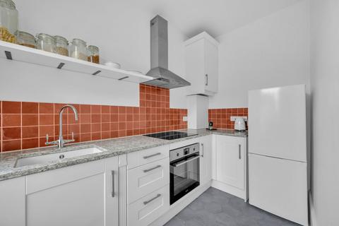 3 bedroom flat for sale, Glensdale Road, London SE4