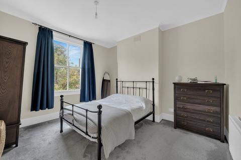 2b Glensdale Road, London, SE4 1UE