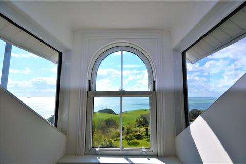 2 bedroom flat to rent, Carfax, Undercliff Drive, PO38