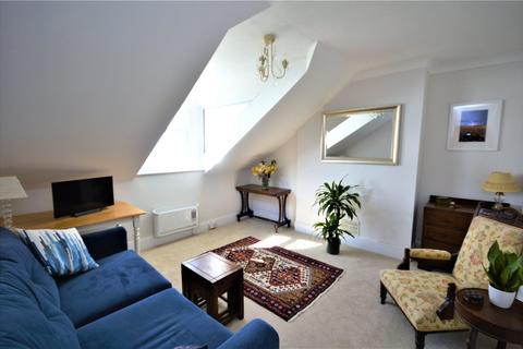 2 bedroom flat to rent, Carfax, Undercliff Drive, PO38