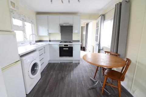 1 bedroom park home to rent, Luton LU3