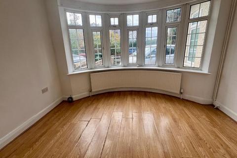 5 bedroom house to rent, Cippenham Lane, Slough, Berkshire, SL1 2XE