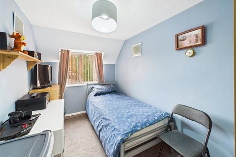 22 Aspen Drive, Quedgeley, Gloucester, GL2 4EN