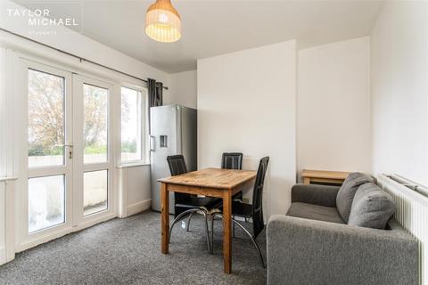 4 bedroom end of terrace house to rent, Crayford Road, Brighton
