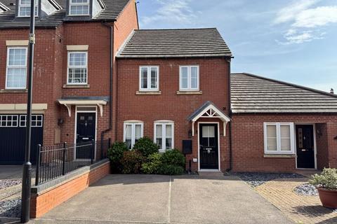 3 bedroom terraced house to rent, Woodward Close, Loughborough LE12