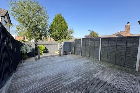 3 bedroom terraced house to rent, Woodward Close, Loughborough LE12