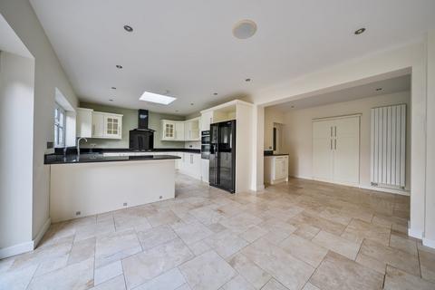 4 bedroom detached house to rent, Ashford Road, St. Michaels, Tenterden, Kent, TN30