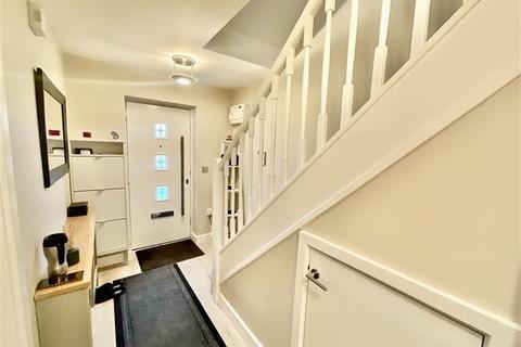 3 bedroom end of terrace house for sale, Lambrell Avenue, Sheffield, S26 5NS