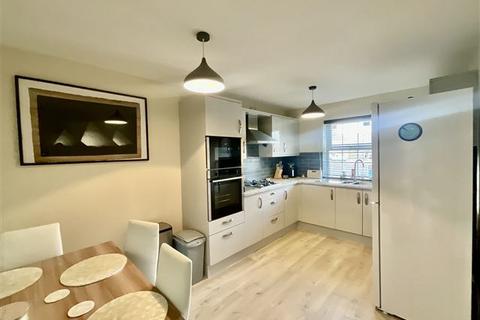 3 bedroom end of terrace house for sale, Lambrell Avenue, Sheffield, S26 5NS