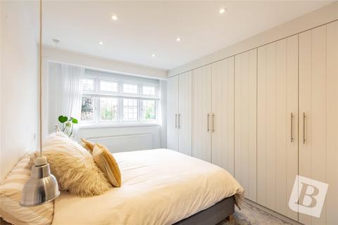3 bedroom semi-detached house for sale, Helmsdale Road, Romford, RM1