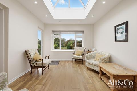 undefined, Connaught Avenue, Grays