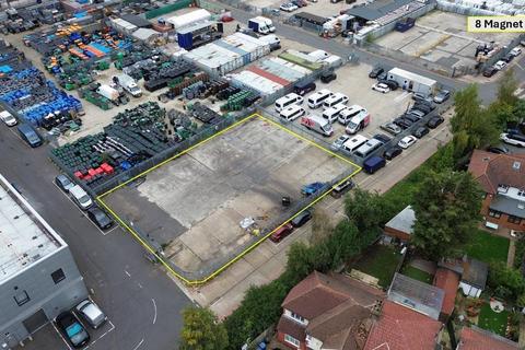 Distribution warehouse to rent, East Lane Rd Wembley HA9 7NQ