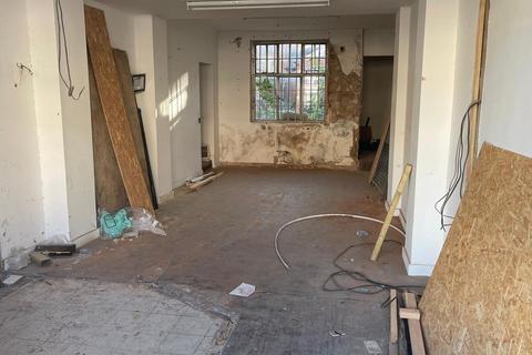 Retail property (high street) to rent, 40 High St Evesham WR11 4HJ