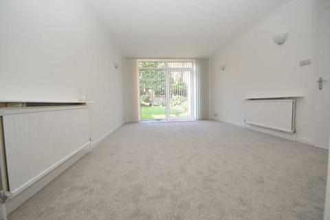 2 bedroom apartment to rent, Queens Court, Ellesmere Road, WEYBRIDGE