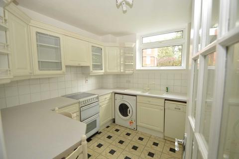 2 bedroom apartment to rent, Queens Court, Ellesmere Road, WEYBRIDGE