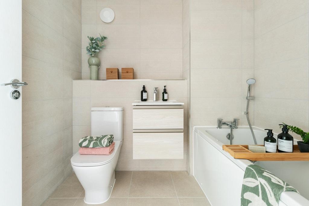 Modern family friendly bathroom