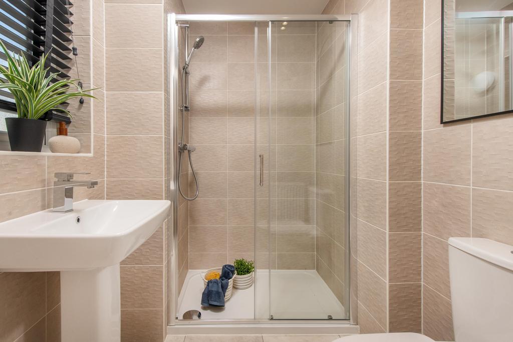 Internal image of the Ellerton en suite