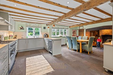 5 bedroom detached house for sale, East Street, Crawley RH10