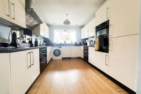 4 bedroom detached house for sale, Bartley Road, Benfleet, SS7