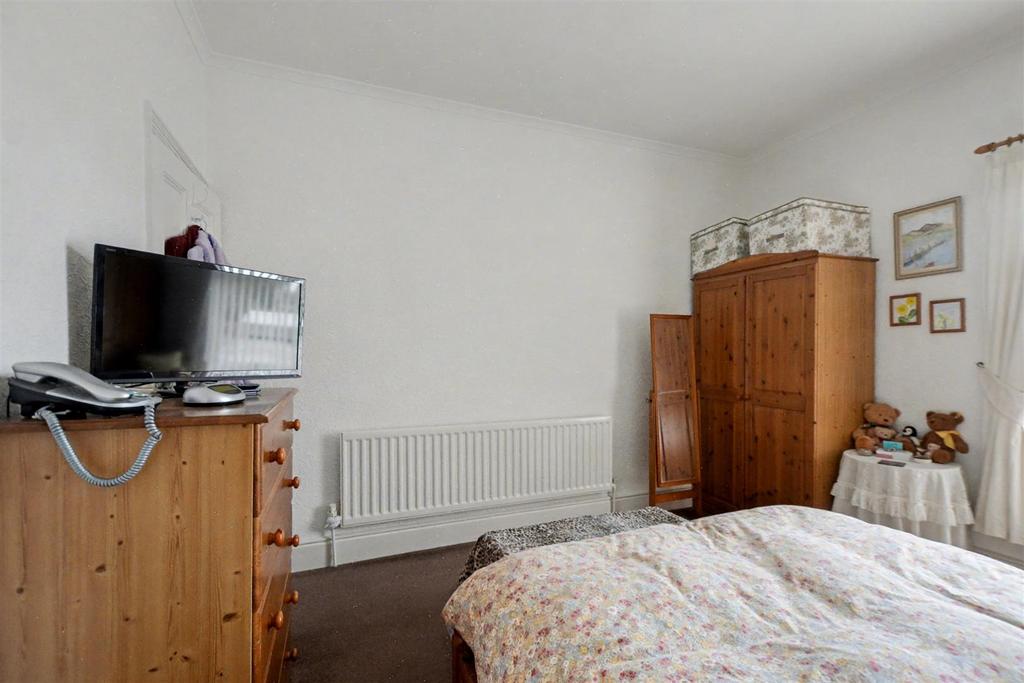 Bedroom 1 2.jpeg