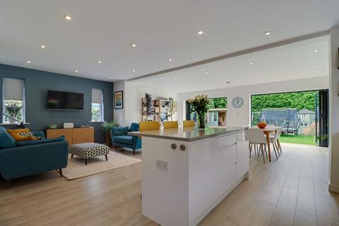 10 Forge Drive, Claygate, Esher, KT10 0HR